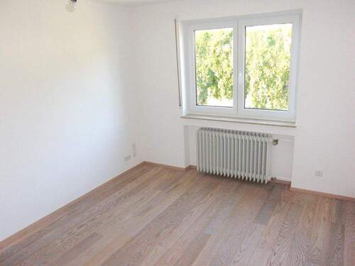 Zimmer 1 z.B. als Büro - 