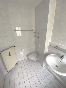 Badezimmer mit Toilette - 