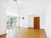 Wohnzimmer - 2 Zimmer Etagenwohnung in Waiblingen