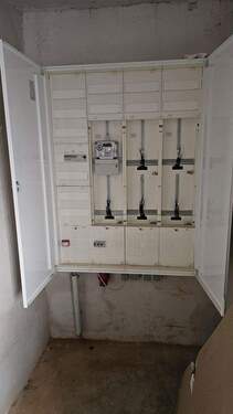 Neuer Elektroschrank - 