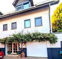 Familienhaus in ruhiger 2. Reihe mit Einliegerwohnung, PV & Speicher - Dielheim