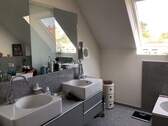 Masterbad, Wanne und Dusche - 