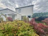 AUSSENANSICHT - HERBSTSTIMMUNG - 599.900,00 EUR Kaufpreis, ca.  134,20 m² Wohnfläche