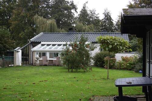 Wohnen mit Blick aus dem Garten - 