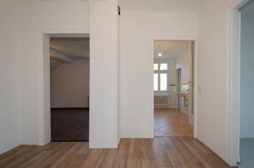 Flur - Etagenwohnung mit 85,00 m² in Wuppertal zur Miete