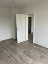 Muster Schlafzimmer mit Blick Wohnzimmer - 