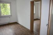 Muster Wohnzimmer mit Blick Schlafzimmer - 