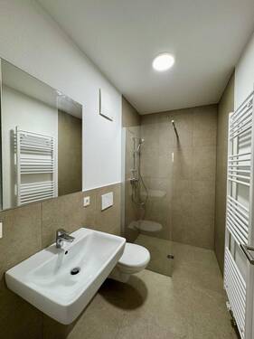 Badezimmer - 2 Zimmer Etagenwohnung in Kaiserslautern