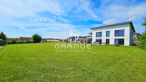 Frontansicht inkl. Garten - 