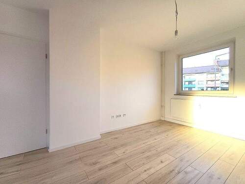 20251201_150105 - Sanierte 2-Zimmer-Wohnung - 599,00&nbsp;EUR Kaltmiete, ca.&nbsp; 54,00&nbsp;m&sup2;&nbsp;Wohnfl&auml;che