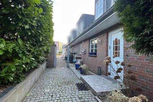 Hauseingang - Endreihenhaus mit gehobener Ausstattung!