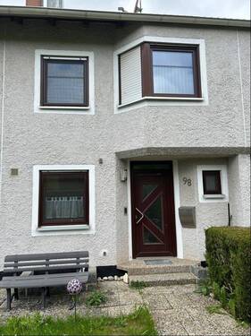 Hauseingang - 6 Zimmer Reihenmittelhaus in Ansbach