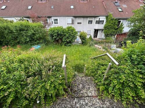 Garten unterhalb der Terrasse - Reihenmittelhaus mit 111,10 m&sup2; in Ansbach zum Kaufen