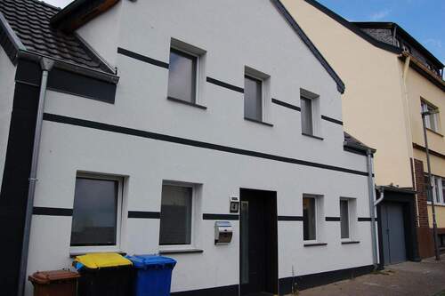 Straßenansicht - 1 Zimmer Einfamilienhaus zum Kaufen in Kerpen