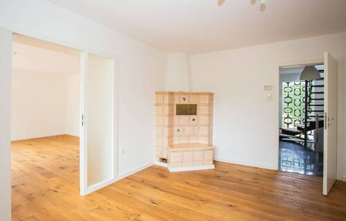 Wohnzimmer - 6 Zimmer Einfamilienhaus zum Kaufen in Kaiserslautern