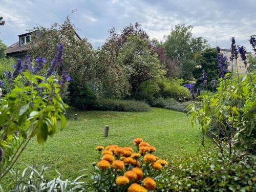 Idyllischer Blick vom Balkon - 2 Zimmer Etagenwohnung zum Kaufen in Nürnberg