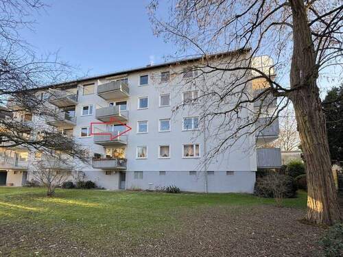 Außen-Rückansicht - Großzügige Drei-Zimmerwohnung mit Garage in beliebter Wohngegend