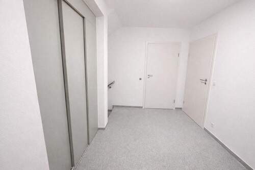 Treppenhaus - Fahrstuhl - 