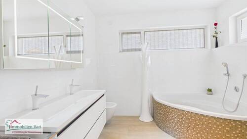 Bad zugehörig zum Hauptschlafzimmer - 