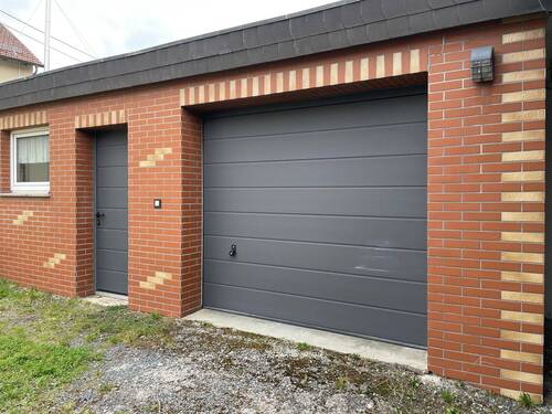 Garagen - 9 Zimmer Mehrfamilienhaus, Wohnhaus zum Kaufen in Stockheim