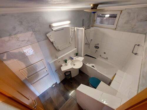 Bad mit Designerelementen - 