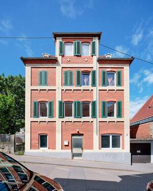 Tolles Haus in toller Lage - 9 Zimmer Mehrfamilienhaus, Wohnhaus zum Kaufen in Backnang