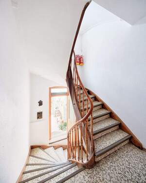 Treppenhaus - Mehrfamilienhaus, Wohnhaus mit 233,10 m² in Backnang zum Kaufen