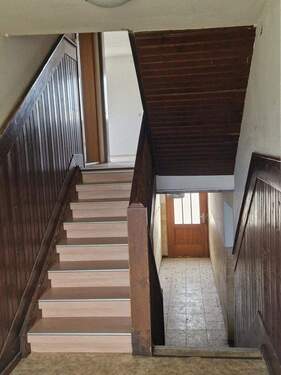 Treppenhaus u. Flur - 