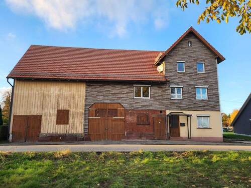 Vorderansicht - 7 Zimmer Bauernhaus, Landhaus zum Kaufen in Simmersfeld