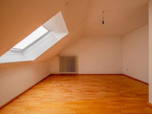 Dachzimmer - Reihenmittelhaus mit 101,00 m&sup2; in München / Obermenzing zum Kaufen