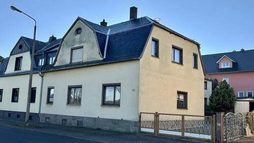 Straßenansicht - 1 Zimmer Mehrfamilienhaus, Wohnhaus zum Kaufen in Auerbach