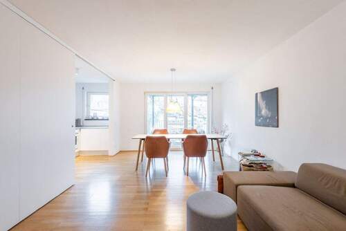 Wohnzimmer - 2 Zimmer Etagenwohnung zum Kaufen in München