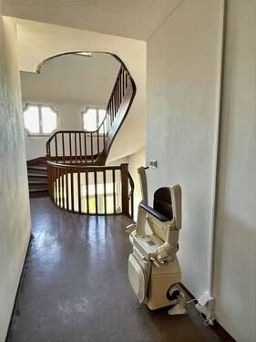 Wohnung im OG mit Treppenlift - 