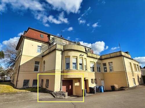 Wohnhaus mit eigener Garage - 