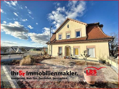 200 m² große Dach-Terrasse - Rarität! 4-Zimmer Wohnung mit 200 m² großer Dachterrasse, EBK und Garage