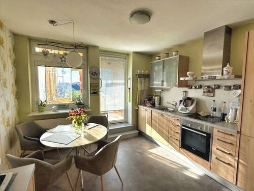 Einbauküche (inkl.) mit Terrassenzugang - 4 Zimmer Terrassenwohnung in Stetten