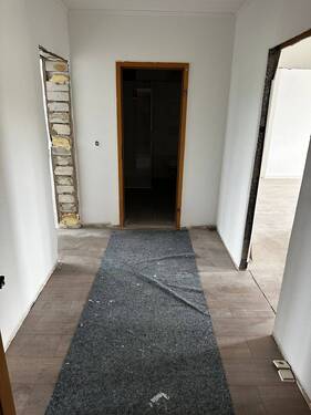 Flur.jpeg - 3 Zimmer Etagenwohnung zur Miete in Zeitz
