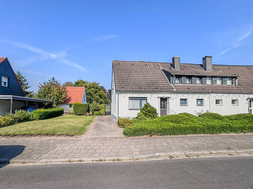 Hausansicht - 5 Zimmer Doppelhaushälfte zum Kaufen in Neuss