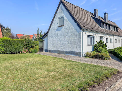 seitliche Ansicht - 5 Zimmer Doppelhaushälfte in Neuss