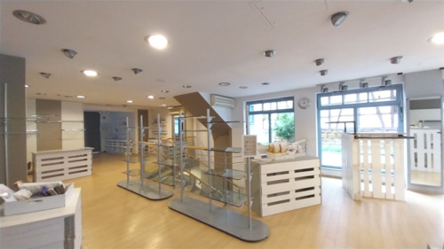 Ladenfläche Blick von vorne - Gewerbeobjekt (Büro, Produktion, Verkauf) in Rot am See