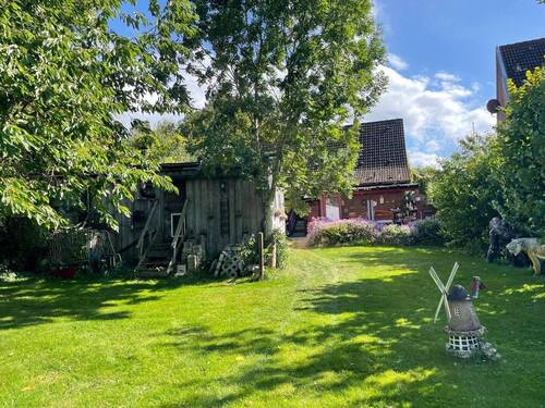 Garten_Blick_in_Richtung_Haus - 4 Zimmer Einfamilienhaus zum Kaufen in Nusse