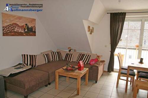 Wohnzimmer - Helle 2,5-ZKB mit Südbalkon in zentraler Lage * Einbauküche