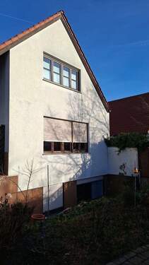 Bild 1 - Freistehendes Einfamilienhaus mit Einliegerwohnung