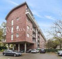 LICHTDURCHFLUTETE 2-ZIMMER-WOHNUNG MIT BALKON IN RUHIGER HINTERHOFLAGE VON WINTERHUDE - Hamburg