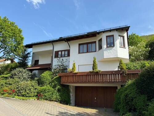 Vorderansicht - In ihrem Traumhaus leben und die Ruhe auf der eigenen Terrasse genießen!