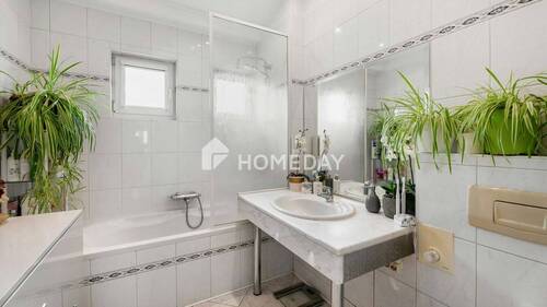 1. OG Badezimmer 1 - 
