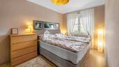 1. OG Schlafzimmer 1 - 