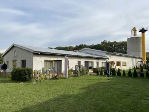 Rückansicht Nebengebäude - Mehrfamilienhaus, Wohnhaus in Waren (Müritz) / Alt Falkenhagen