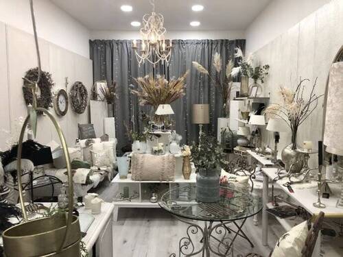 Teilansicht vom Ladenlokal - 