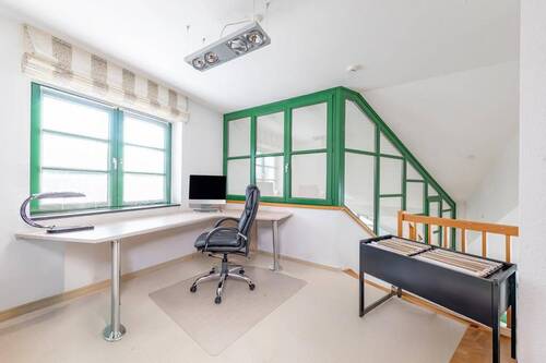 ... über zwei Ebenen. - 